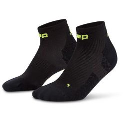 Skarpetki kompresyjne krótkie CEP Compression Core Run Ultralight. Czarne skarpetki damskie CEP, bez wzorów, z materiału. Za 79.00 zł.