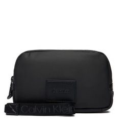 Saszetka Calvin Klein. Czarne saszetki męskie CALVIN KLEIN, z puchu. Za 209.99 zł.