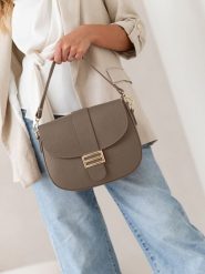 Lia Biassoni Skórzana torebka "Sangro" w kolorze beżowym - 27 x 22 x 7 cm rozmiar: onesize. Brązowe torebki klasyczne damskie Lia Biassoni, bez wzorów, z materiału, bez dodatków. Za 300.21 zł.