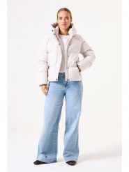 Garcia Kurtka zimowa w kolorze białym rozmiar: S. Białe kurtki damskie Garcia, na zimę, s, bez wzorów, z puchu, bez kaptura. Za 304.99 zł.