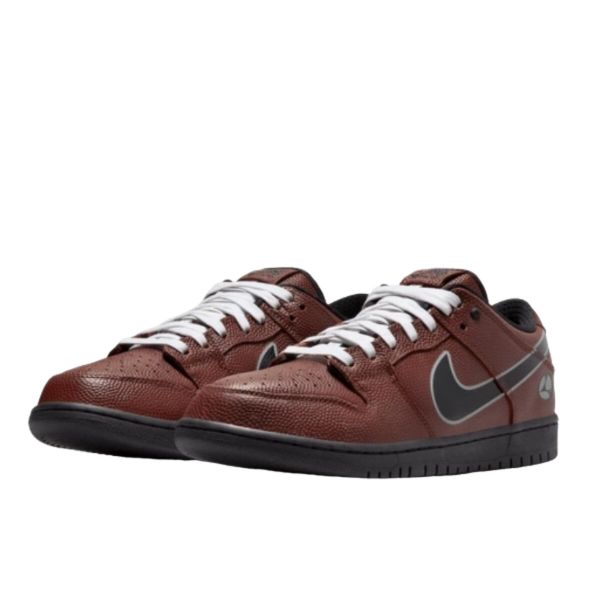 Nike SB Dunk Low Limosine Skateboards. Brązowe obuwie do biegania damskie Nike. Za 1,037.26 zł.