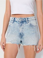 Szorty jeansowe high waist z cyrkoniami - niebieski. Niebieskie szorty damskie Sinsay, bez wzorów, z jeansu, boho, z podwyższonym stanem. W wyprzedaży za 45.99 zł.
