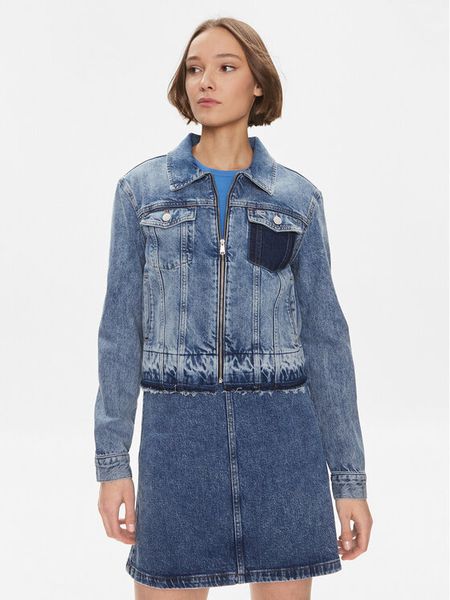 Tommy Jeans Kurtka jeansowa Izzie DW0DW16989 Niebieski Slim Fit. Niebieskie kurtki damskie Tommy Jeans, s, bez wzorów, z bawełny, bez kaptura. Za 519.99 zł.