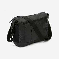 Torba turystyczna Forclaz Travel Compact 15 l. Czarne torby męskie na ramię Decathlon, bez wzorów, z materiału, na ramię, duże. Za 29.99 zł.