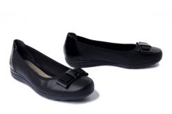 RIEKER L9366-00 schwarz, baleriny damskie. Czarne baleriny damskie Rieker, bez wzorów, bez obcasa. Za 299.90 zł.