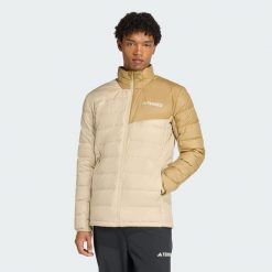 Kurtka Terrex Multi Light Down CLIMAWARM. Brązowe kurtki męskie Adidas, bez wzorów, z puchu, sportowe, bez kaptura. Za 599.00 zł.