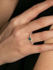 Lodie Silver Srebrny pierścionek z cyrkonią rozmiar: onesize. Szare pierścionki damskie Lodie Silver, z cyrkonią, srebrne. Za 78.84 zł.