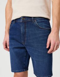 WRANGLER TEXAS SHORTS MĘSKIE SZORTY JEANSOWE JEANSY SPODENKI BLUE SOUL 112350657 W11C017997. Niebieskie szorty męskie Wrangler, z jeansu, bez kołnierzyka. Za 219.99 zł.