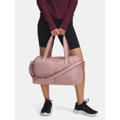 Torba sportowa damska Under Armour Studio Lite 26 litrów. Czerwone torby podróżne damskie Under Armour, bez wzorów. Za 175.00 zł.