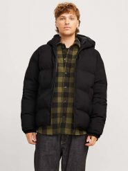 Jack & Jones Kurtka zimowa w kolorze czarnym rozmiar: XL. Czarne kurtki męskie Jack & Jones, na zimę, xl, bez wzorów, bez kaptura. Za 175.67 zł.