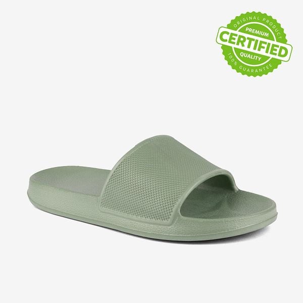Klapki damskie Coqui Tora. Zielone klapki damskie Coqui, bez wzorów, z materiału, bez obcasa. Za 116.99 zł.
