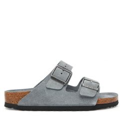 Klapki Birkenstock. Szare klapki damskie Birkenstock, bez wzorów, bez obcasa. Za 469.99 zł.