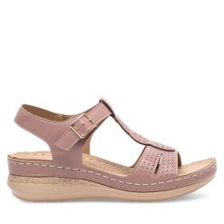 Sandały Clara Barson. Czerwone sandały damskie Clara Barson, bez wzorów, bez obcasa, na koturnie. Za 69.99 zł.