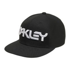 Czapka typu snapback Oakley Mark III. Czarne czapki męskie Oakley, bez wzorów. Za 191.50 zł.