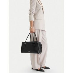 Torebka GINO ROSSI. Czarne torebki klasyczne damskie Gino Rossi, bez wzorów, bez dodatków. Za 499.99 zł.