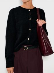 Sweter z ozdobnymi guzikami - czarny. Czarne swetry klasyczne damskie Sinsay, l, bez kołnierzyka. Za 59.99 zł.