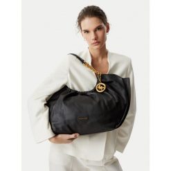 Torebka MICHAEL Michael Kors. Czarne torebki klasyczne damskie MICHAEL Michael Kors, bez wzorów, bez dodatków. Za 2,029.00 zł.