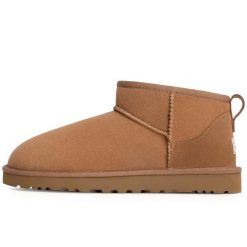 Kozaki Ugg Australian M Classic Ultra Mini Dorośli. Brązowe buty zimowe męskie Ugg, ze skóry, bez zapięcia. Za 619.00 zł.