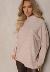 Ciemnobeżowy Golf o Kroju Oversize z Eleganckim Cyrkoniowym Zdobieniem przy Dekolcie Melirra. Brązowe golfy damskie Renee, s, z aplikacjami, bez ramiączek. Za 64.99 zł.