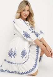 Biała Sukienka Boho z Wiskozą Rozkloszowana Zdobiona Haftem Caledis. Białe sukienki damskie Born2be, na co dzień, m, z aplikacjami, z bawełny, boho, bez kołnierzyka, bez ramiączek, mini, rozkloszowane. W wyprzedaży za 135.99 zł.