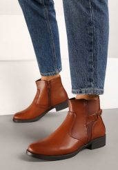 Jasnobrązowe Płaskie Botki Ozdobione Nitami i Paskiem Emithvin. Brązowe botki damskie Renee, z jeansu, eleganckie, bez obcasa, na obcasie, bez zapięcia. Za 54.99 zł.