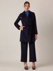 APART Płaszcz przejściowy w kolorze granatowym rozmiar: 42. Niebieskie płaszcze damskie Apart, bez wzorów, z tkaniny. Za 217.99 zł.