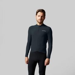 Ciepła męska koszulka kolarska z długim rękawem. Czarne koszulki męskie z długim rękawem ACELERA, m, z materiału. W wyprzedaży za 253.76 zł.