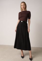 Czarna Wiskozowa Spódnica o Rozkloszowanym Kroju z Plisami i Paskiem Rolea. Czarne spódniczki damskie Born2be, l, bez wzorów, z wiskozy, eleganckie, midi, rozkloszowane. Za 129.99 zł.