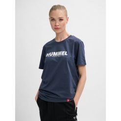 Koszulka Hummel hmlLEGACY. Niebieskie t-shirty sportowe męskie HUMMEL, m, z bawełny, bez ramiączek, do piłki nożnej. Za 117.00 zł.