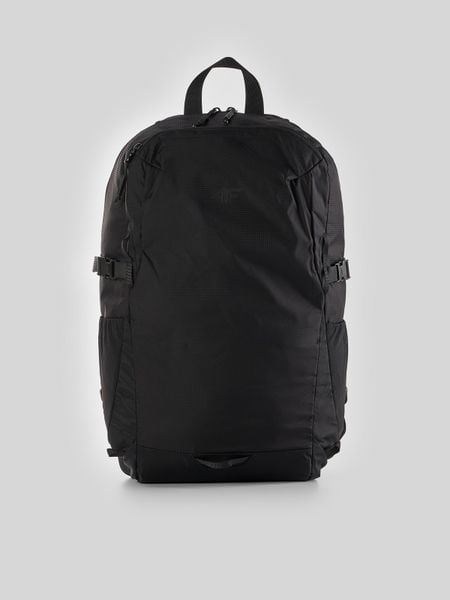 4F Plecak miejski (ok. 25 L) z kieszenią na laptop - czarny Uniwersalny. Czarne plecaki damskie 4f, bez wzorów, z materiału, biznesowe. Za 199.99 zł.