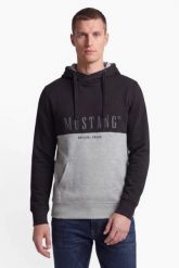 Męska bluza nierozpinana Mustang Style Bennet H Logoprint Jet Black 1017004 4188. Czarne bluzy z kapturem męskie Mustang, m. Za 139.99 zł.