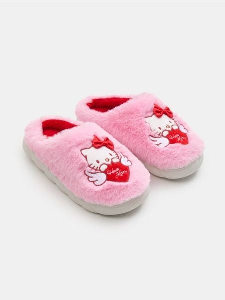Kapcie z futerkiem Hello Kitty - różowy. Czerwone kapcie damskie Sinsay. Za 35.99 zł.