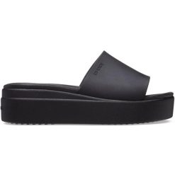 Klapki plażowe damskie Crocs Brooklyn Slide. Czarne klapki damskie Crocs, bez wzorów, bez obcasa. Za 165.99 zł.