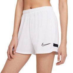 Damskie Spodenki Dri FIT Academy Shorts. Białe szorty damskie Nike, bez wzorów, sportowe. Za 74.99 zł.