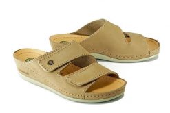 DR. BRINKMANN 701049-8 beige, klapki profilaktyczne damskie. Brązowe klapki damskie Dr. Brinkmann, bez wzorów, ze skóry, bez obcasa. Za 309.90 zł.