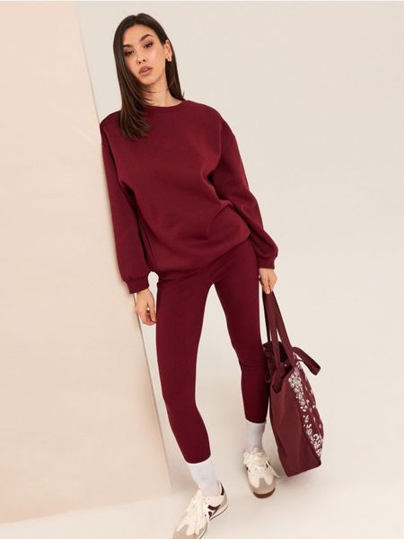 Bawełniane legginsy w prążek - bordowy. Czerwone legginsy damskie Sinsay, l, bez wzorów, z bawełny, na fitness i siłownię. Za 29.99 zł.