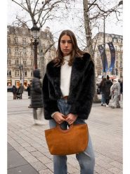 Maison héritage PARIS Skórzany shopper bag "Saumur Suede" w kolorze jasnobrązowym - 41 x 33 x 13 cm rozmiar: onesize. Brązowe shopper bag damskie maison héritage PARIS, bez wzorów, z materiału, przez ramię, bez dodatków. Za 404.99 zł.