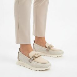 Półbuty damskie Hispanitas, ze skóry naturalnej z tekstylnymi wstawkami z siateczki i wsuwanym krojem, beżowe, HV264857 Formentera-V26 Panna Bolero-V. Brązowe półbuty damskie Hispanitas, bez wzorów, ze skóry, bez obcasa. Za 629.00 zł.