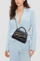 KARL LAGERFELD Czarna mała skórzana torebka K/signature 2.0. Czarne torebki klasyczne damskie Karl Lagerfeld, bez wzorów, ze skóry, małe, bez dodatków. W wyprzedaży za 1,049.99 zł.