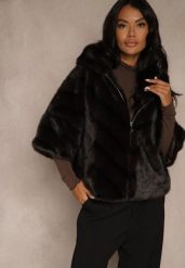 Czarna Kurtka Futrzana o Kroju Oversize z Kapturem i Rękawami 3/4 Titene. Czarne kurtki damskie Renee, na zimę, m, bez wzorów, z futra, z kapturem. Za 319.99 zł.