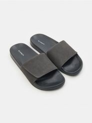 Klapki z cholewką z imitacji zamszu - szary. Szare klapki i japonki męskie Sinsay. Za 29.99 zł.