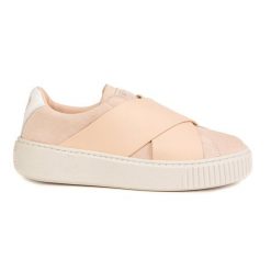 PUMA Platform X Wns ZLN 0487 — zamszowe trampki łososiowe. Czerwone trampki i tenisówki damskie Puma, bez wzorów, z zamszu. Za 349.99 zł.
