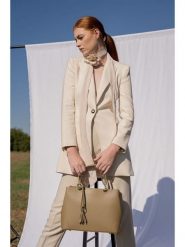 Christian Laurier Skórzana torebka "Armel" w kolorze beżowym - 30 x 23 x 10 cm rozmiar: onesize. Brązowe torebki klasyczne damskie Christian Laurier, bez wzorów, z materiału, bez dodatków. Za 260.99 zł.