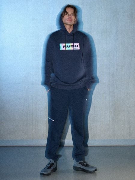 4F Spodnie dresowe joggery męskie - granatowe XL. Niebieskie spodnie dresowe męskie 4f, bez wzorów, z dresówki. Za 189.99 zł.