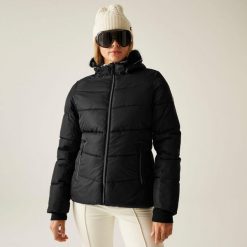Damska kurtka narciarska Dare 2B Glamorize V. Czarne kurtki damskie Dare 2b, bez wzorów, bez kaptura, narciarskie. Za 379.99 zł.