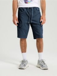 Szorty jeansowe jogger - niebieski. Niebieskie szorty męskie Sinsay, z jeansu, bez kołnierzyka. W wyprzedaży za 33.99 zł.