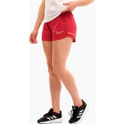 Spodenki treningowe damskie Nike Df Academy 21 Short K. Czerwone szorty damskie Nike, bez wzorów. Za 63.00 zł.