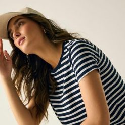 Damska koszulka z krótkim rękawem w paski Bayletta. Niebieskie t-shirty damskie Regatta, bez wzorów, z bawełny, bez kołnierzyka. Za 105.50 zł.