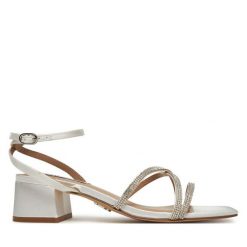 Sandały Steve Madden. Białe sandały damskie Steve Madden, bez wzorów, bez obcasa, na słupku. Za 399.99 zł.