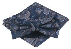 Mucha Męska z Poszetką - Alties - Granatowa ze Wzorem Paisley. Niebieskie krawaty i muchy męskie Alties, bez wzorów, eleganckie. Za 54.00 zł.